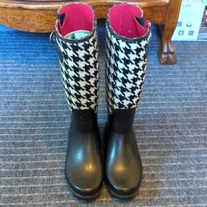 Banana Republic rain all season boots size 6